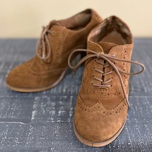 Steve Madden Omyra Tan Oxford Heels